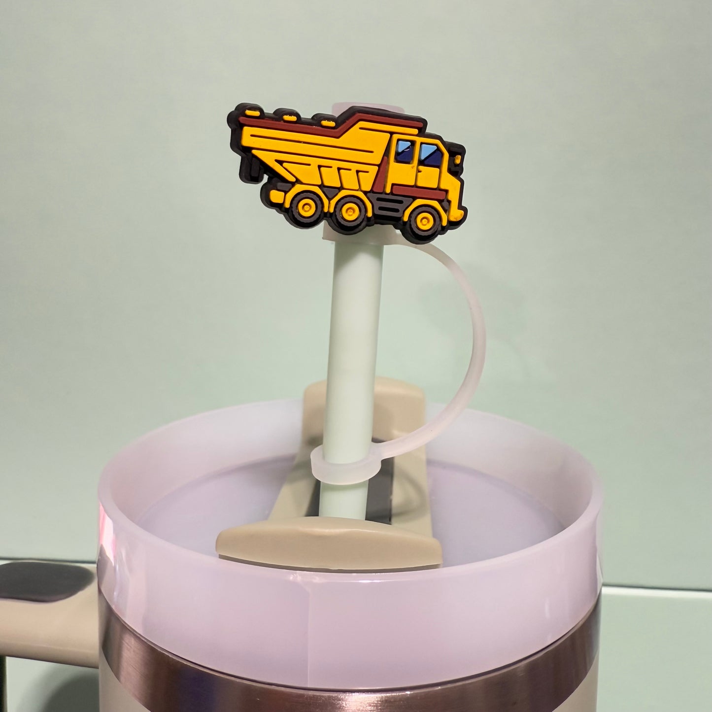 Construction straw topper