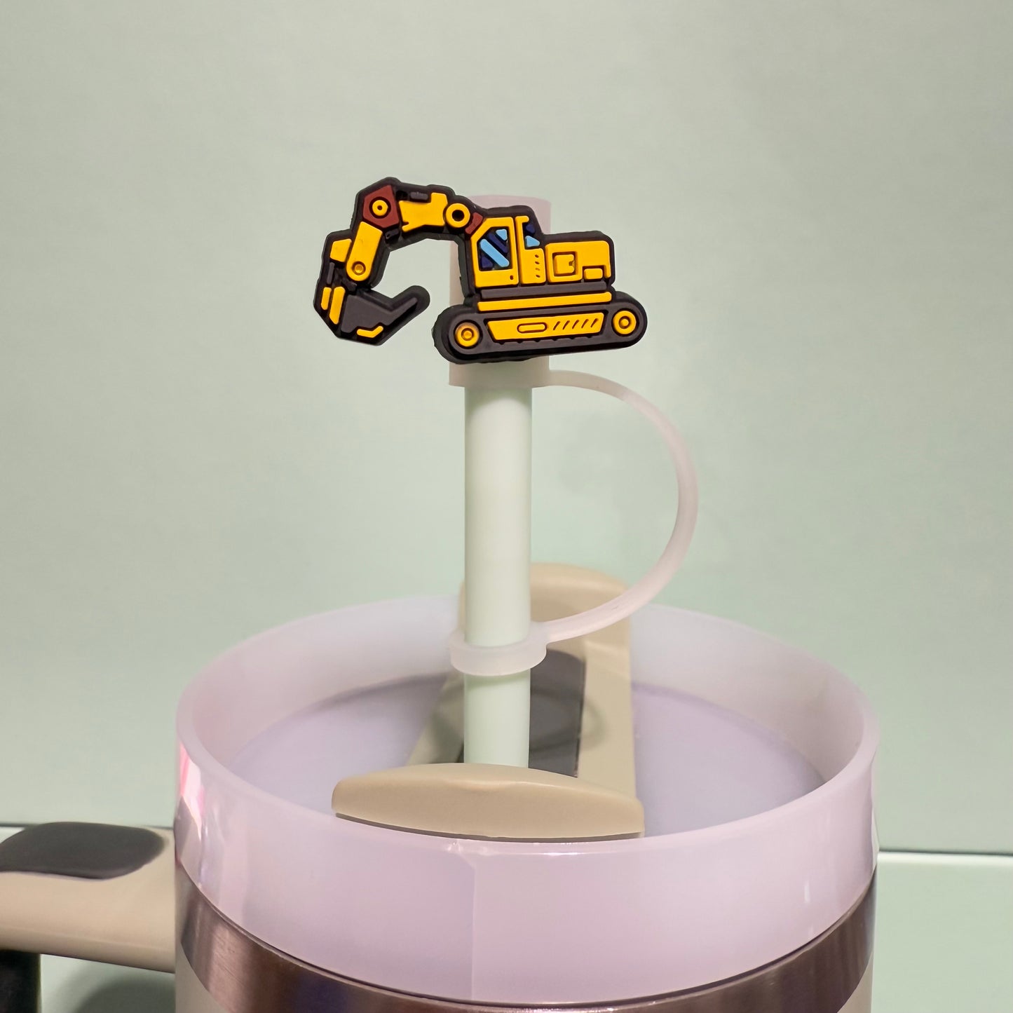 Construction straw topper
