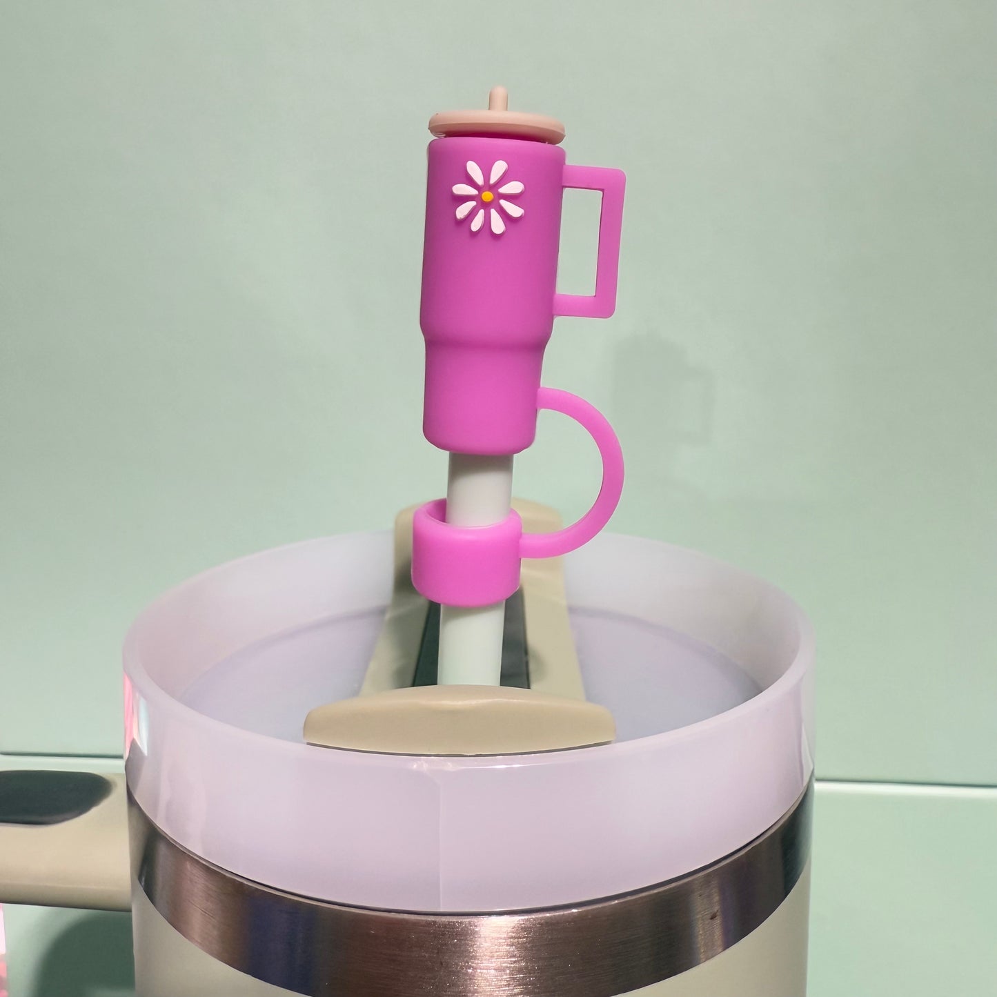 Cup straw topper
