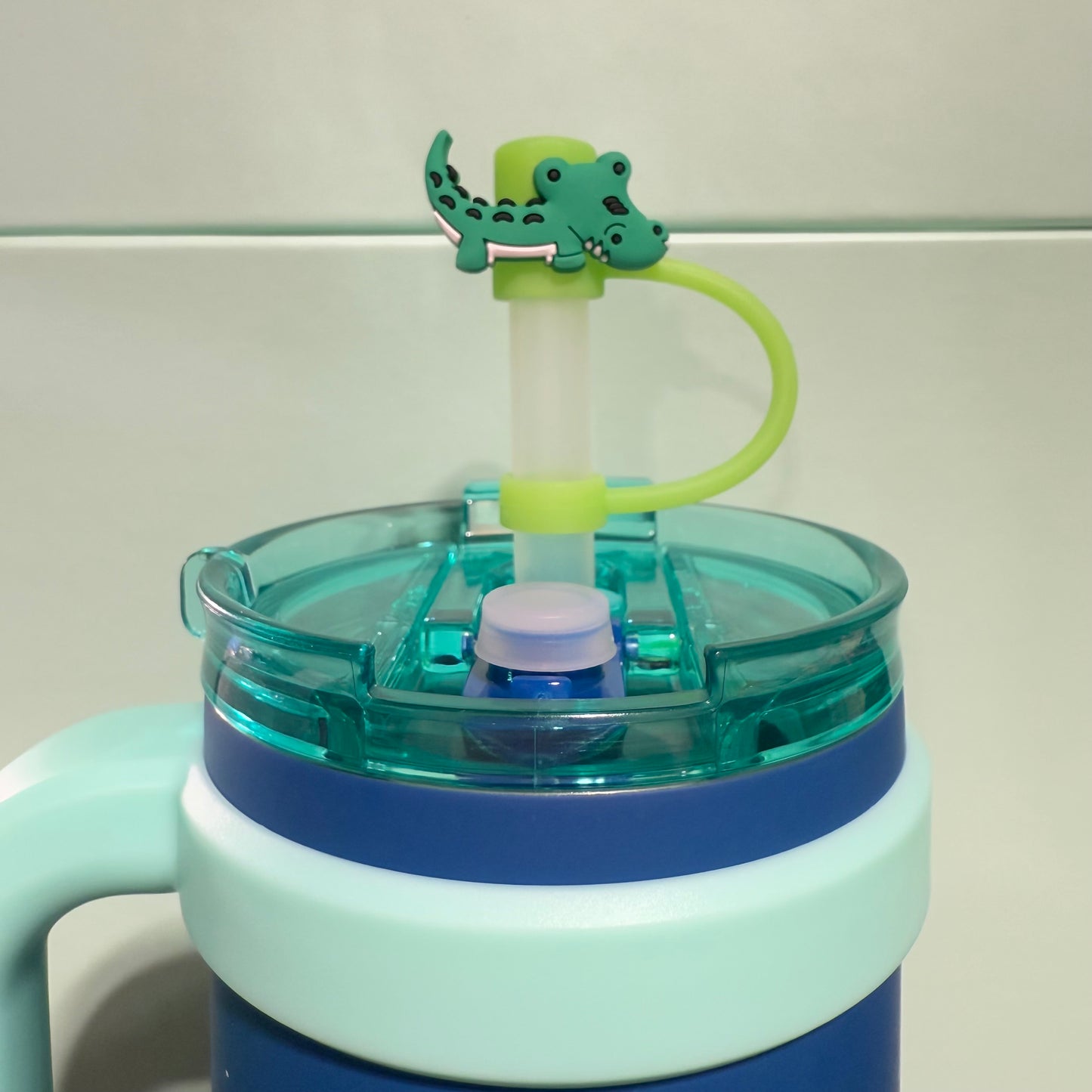 Alligator straw topper