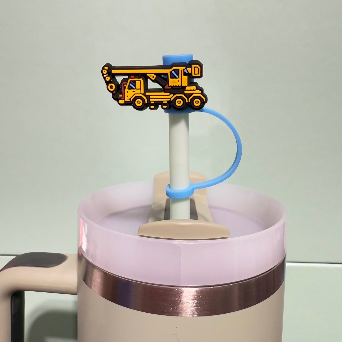 Construction straw topper