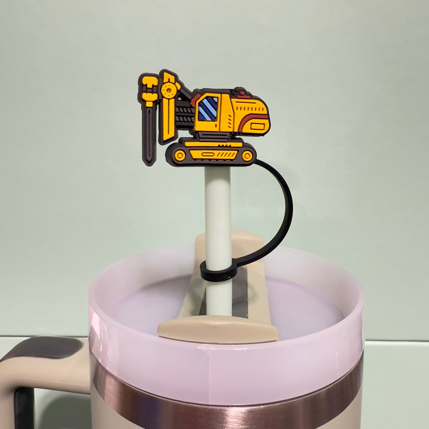 Construction straw topper
